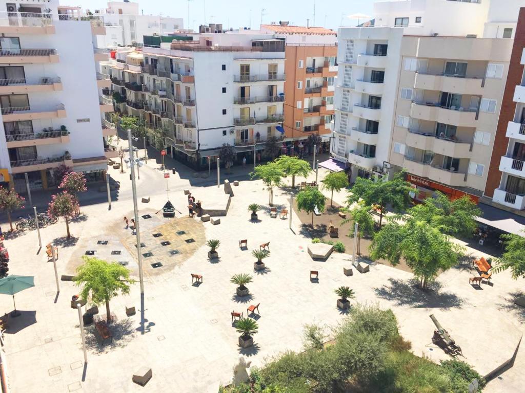 Apartamentos Albertos Santa Eularia des Riu Luaran gambar