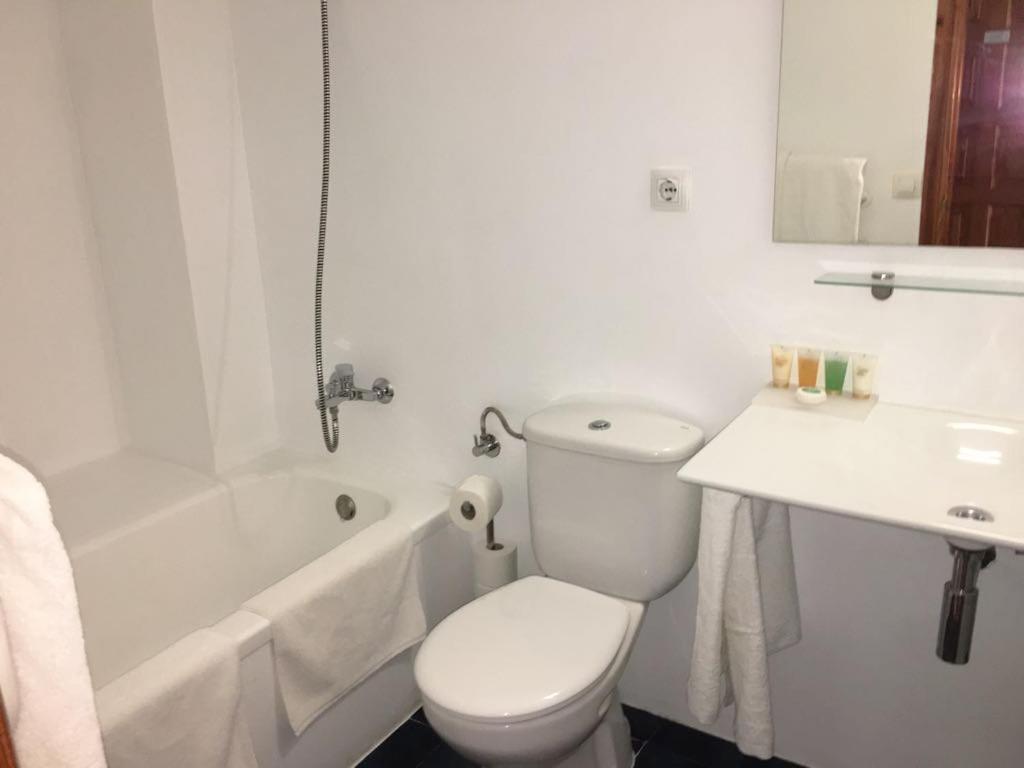 Apartamentos Albertos Santa Eularia des Riu Luaran gambar